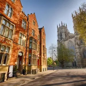4* Hotel Dean Court Hotel; Bw Premier Collection
